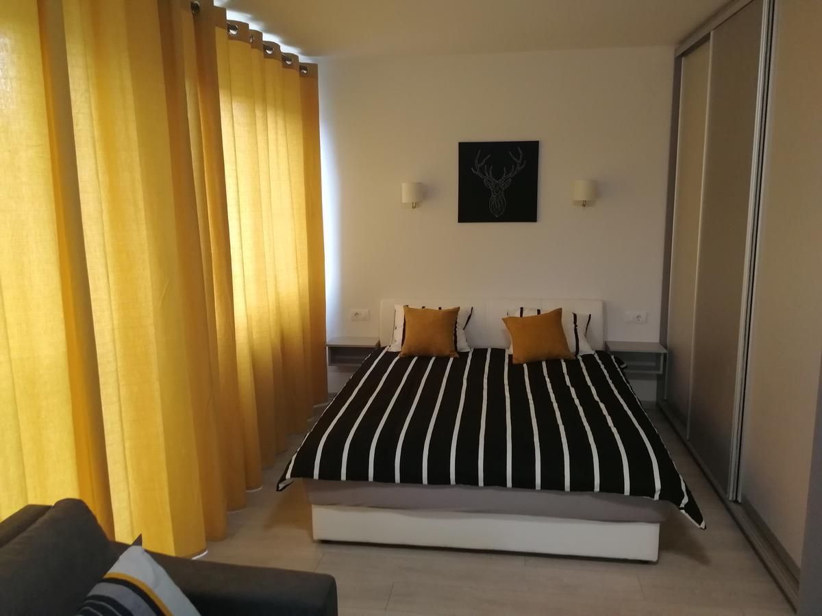 Apartment Oasis Banovo Brdo-Ada Ciganlija Belgrad Exteriör bild