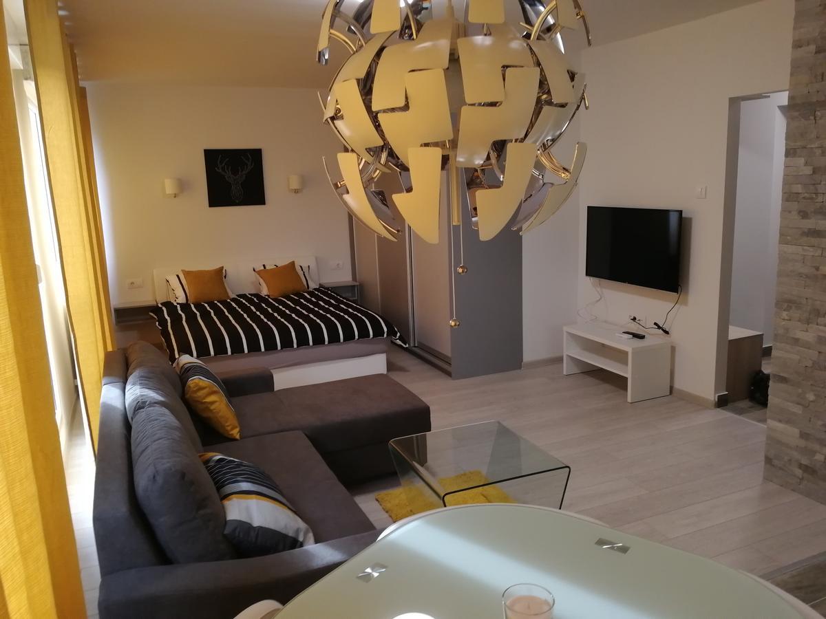 Apartment Oasis Banovo Brdo-Ada Ciganlija Belgrad Exteriör bild