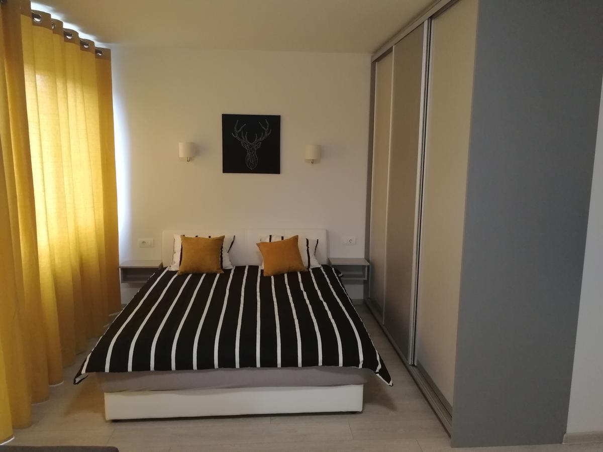 Apartment Oasis Banovo Brdo-Ada Ciganlija Belgrad Exteriör bild