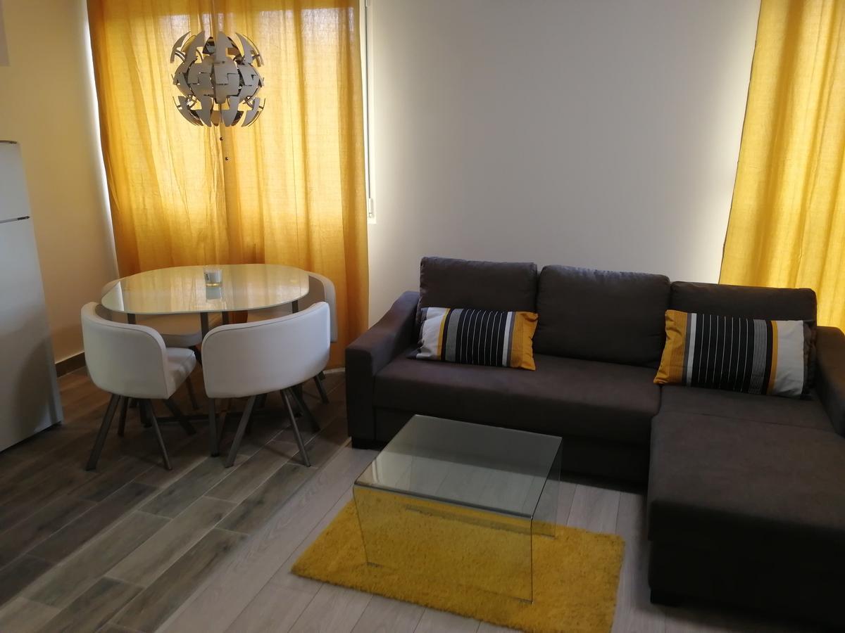 Apartment Oasis Banovo Brdo-Ada Ciganlija Belgrad Exteriör bild