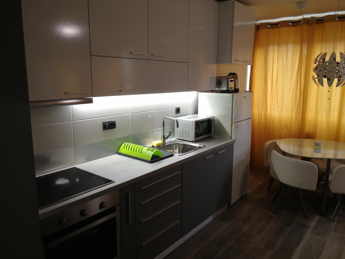 Apartment Oasis Banovo Brdo-Ada Ciganlija Belgrad Exteriör bild